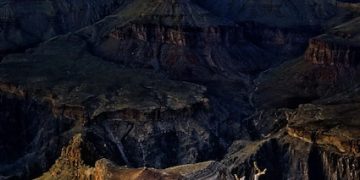 7-Day US National Parks Itinerary: Maximize Your 2025 Trip - Cover Image
