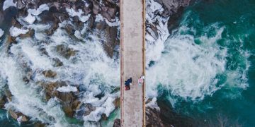 7-Day US Coastal Highway Itinerary: Scenic Drives & Beaches - Cover Image
